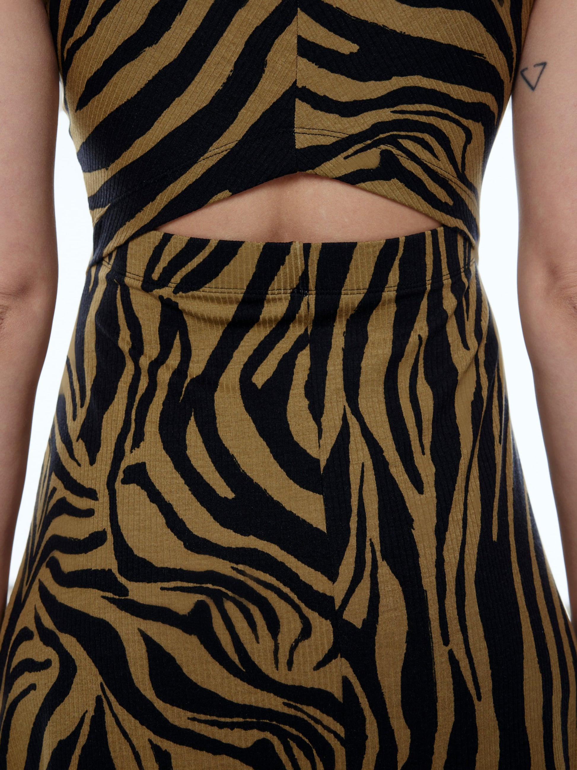 EDITED Midi Jurken Jurk Talia Dames Beige / Zwart