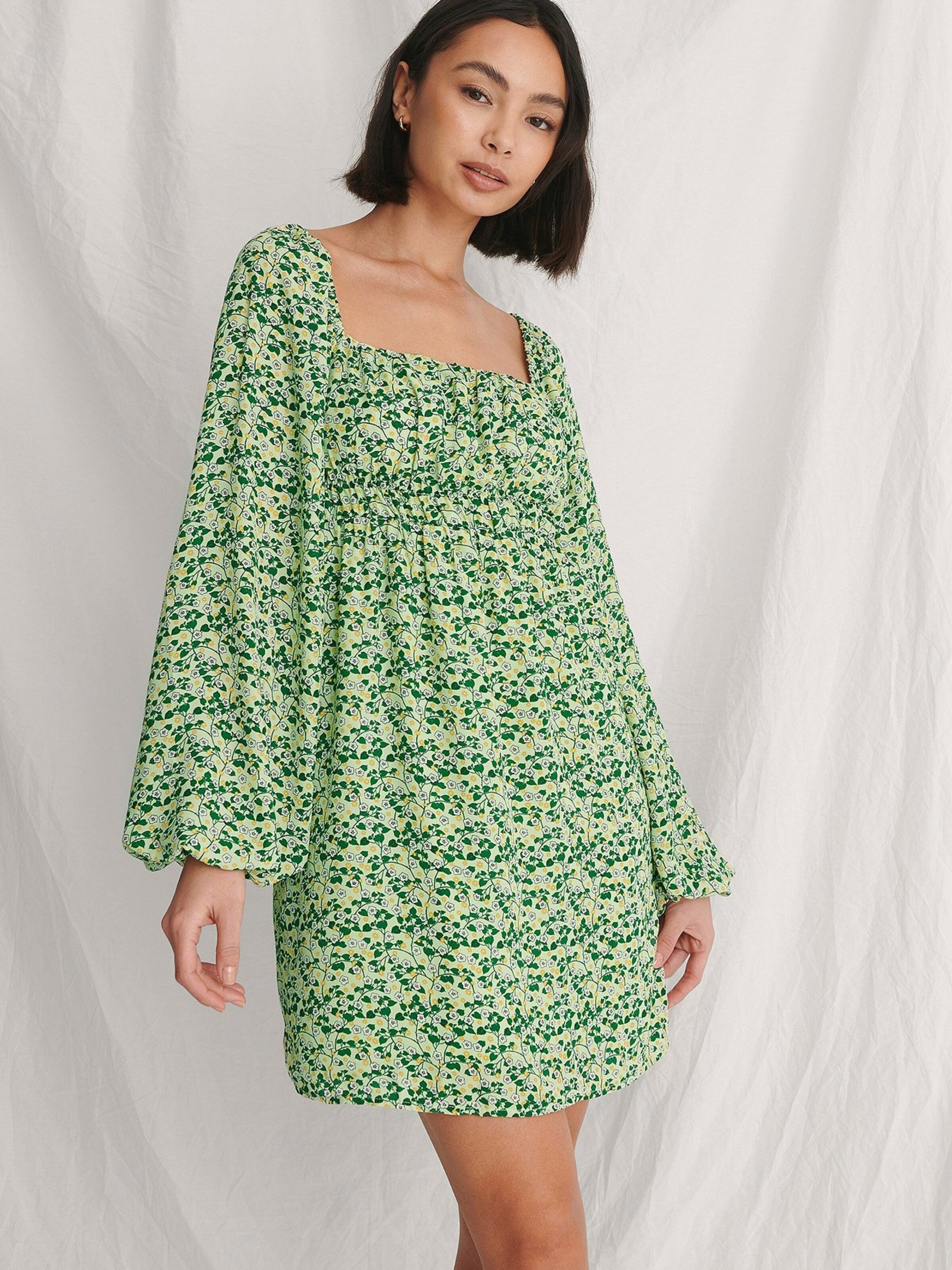 NA-KD Mini Jurken Jurk Dames Pastelgroen / Donkergroen