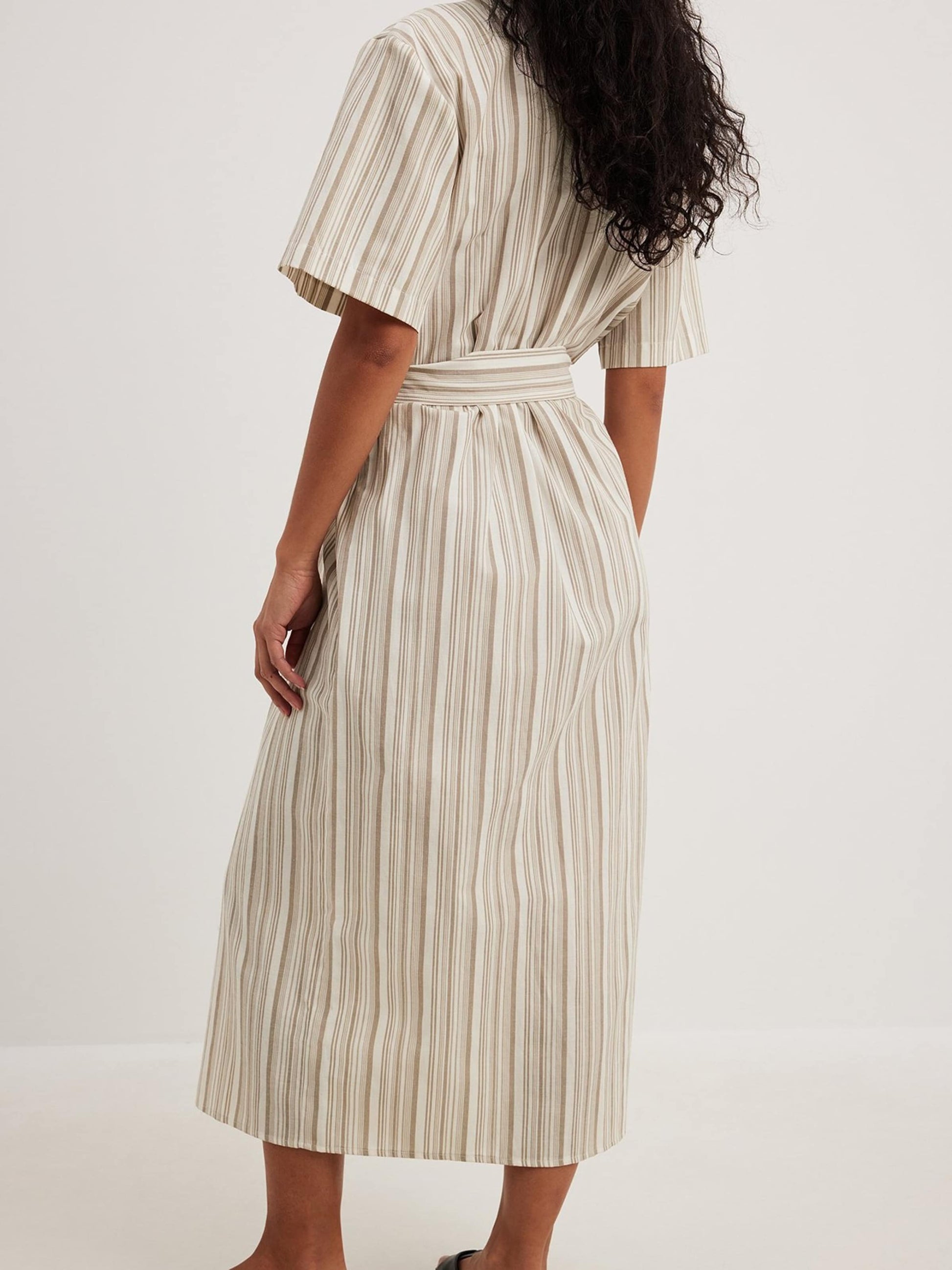NA-KD Blousejurken Blousejurk Dames Chamois