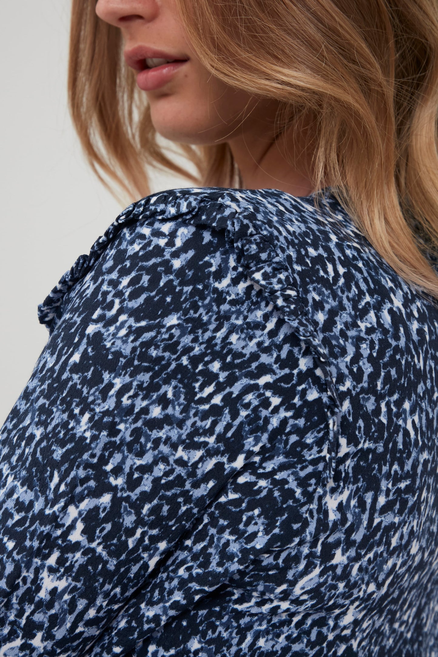B.young Blousejurken Blousejurk BYFLOURI NATURE DRESS Dames Blauw